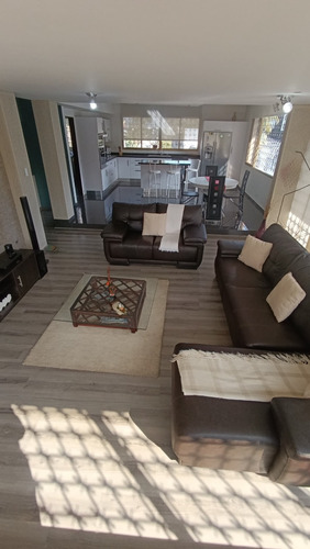 Aparto-casa, Remodelado, Amoblado Y Equipado En La Urb. Alta Florida (planta Alta)