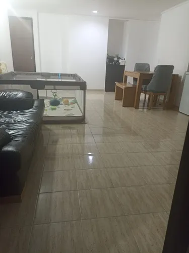 Vendo Apartamento Ubicado En La Parte Baja De La Loma De Los Bernal.