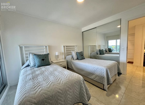 Departamento En Venta. Punta Del Este. Playa Mansa.
