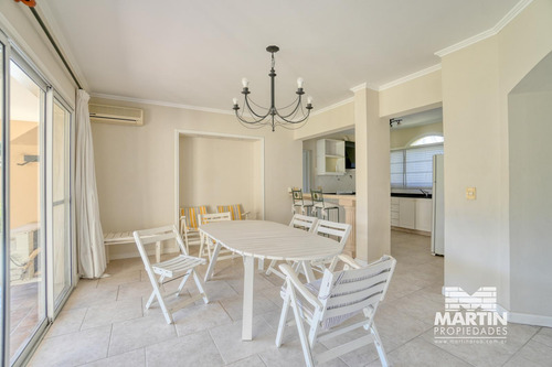 Laguna Del Sol. Espectacular Casa 5 Amb En Lote De 827 M²