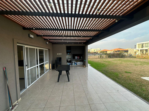 Casa De 4 Ambientes Con Pileta En Santa Ines!!! Se Alquila Amoblada!!!