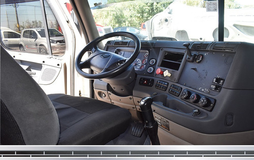 Imagen 6 de 9 de Tractocamión Freightliner Cascadia 2013 Seminuevo
