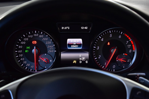 Imagen 8 de 15 de Mercedes Benz Gla250 1.6 Amg-line 211cv 2016 - Car Cash