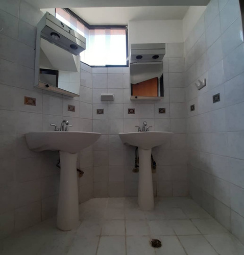 Imagen 7 de 11 de En Alquiler Apartamento Las Delicias 04144530004