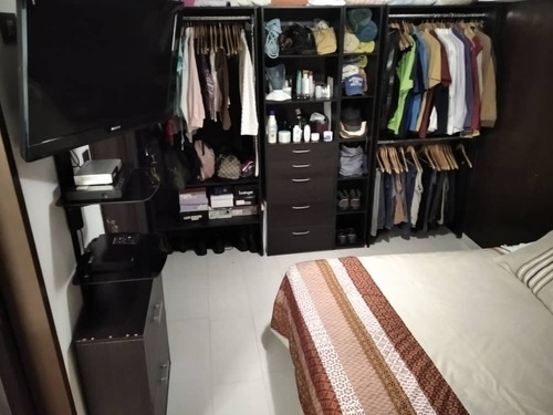 Imagen 11 de 12 de Hermoso Apartamento Remodelado En Res Los Roques // 04128901630