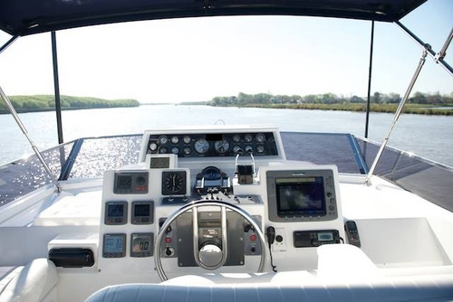 Crucero Clasico 66 Astillero Si 2 X 700hp Man Restaurado