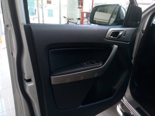 Imagen 9 de 15 de Ford Ranger Limited 3.2 Automatica 4x4 200hp
