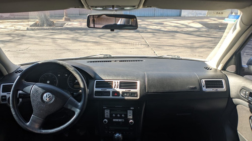 Imagen 9 de 25 de Volkswagen Bora 2008 2.0 Nafta