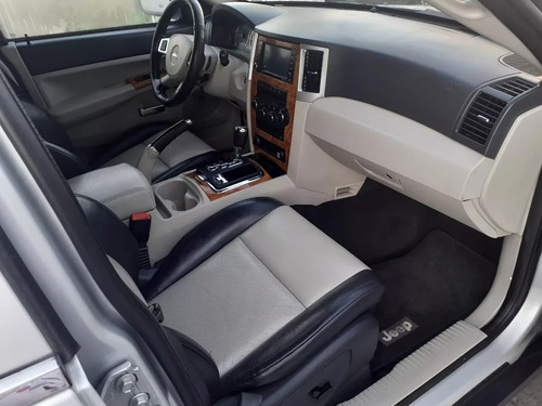 Jeep Grand Cherokee Limited V8 Power Tech 4x2 At