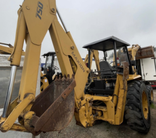 Minicargadora Implementó Aditamento Excavador Bob Cat 607
