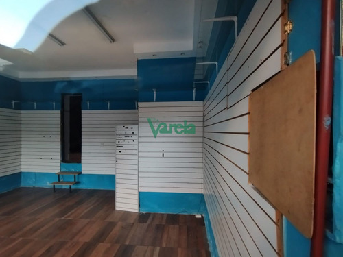 Imagen 2 de 3 de Local Comercial Centro 60 M2 Con Vidriera Y Baño - Montevideo Centro Montevideo