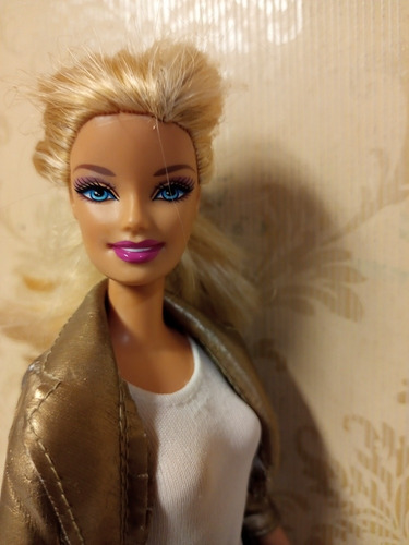 Boneca Barbie Articulada Usada (Usado)