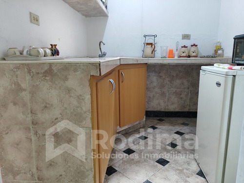 Oficina En Alquiler - Piso 5, Torre Capitolio, Calicanto, Maracay