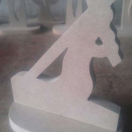 Imagen 2 de 5 de Bellas Siluetas Del Nazareno En Mdf De 9mm,listos Para Pinta