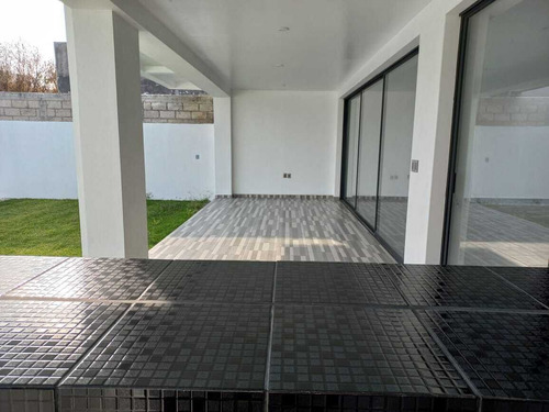 Estrena Casa Con Alberca En Corinto Residencial, Cuernavaca