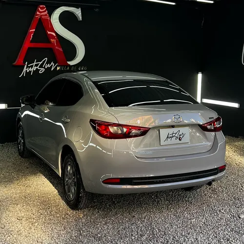 Mazda 2 1.5 Touring Sedan 2025