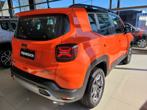 Imagen 9 de 18 de Renegade Trailhawk 1.3t At9