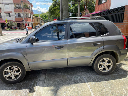 Imagen 6 de 16 de Hyundai Tucson 2010 2.0 Gl 4x4