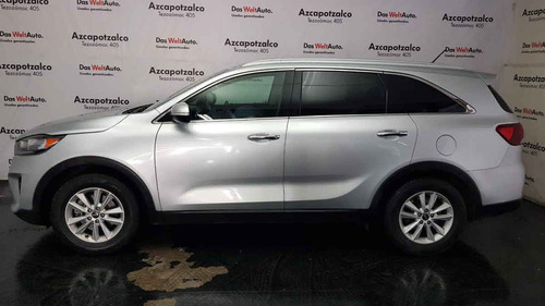 Imagen 8 de 15 de Kia Sorento 2019 5p Lx, L4, Ta 6vel, Tela, 7 Pas., Ra-17