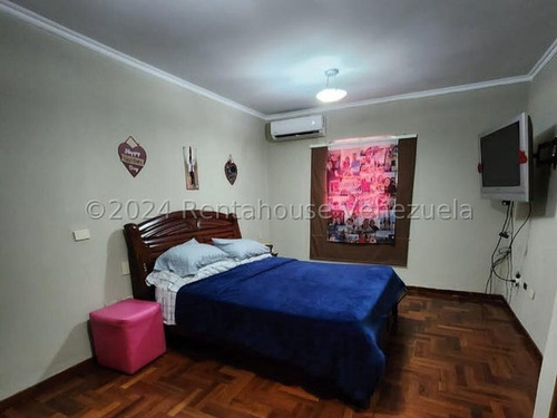 Townhouse En Alquiler Av Goajira Mls #24-27515 Rq