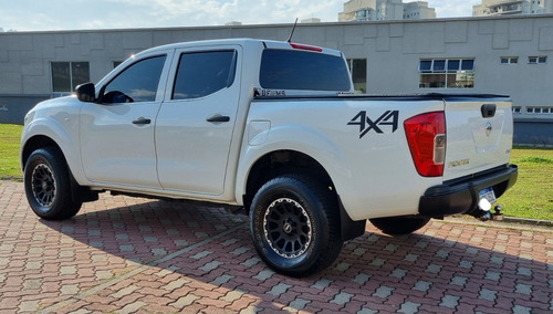 Nissan Frontier 2.3 S Cab. Dupla 4x4 4p 6 marchas