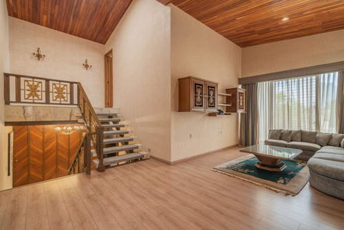 ¡descubre El Hogar De Tus Sueños En Bosques De Las Lomas!