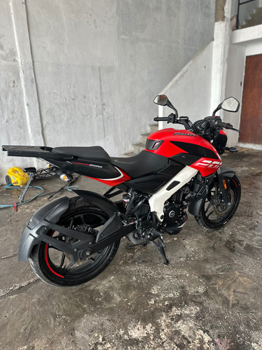 Bajaj Rouser Ns 200