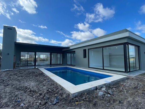 Casa En Venta Barrio San Sebastián - Barrio Privado Zona Norte - Entrega Inmediata - Dueño Directo Sin Comisión.