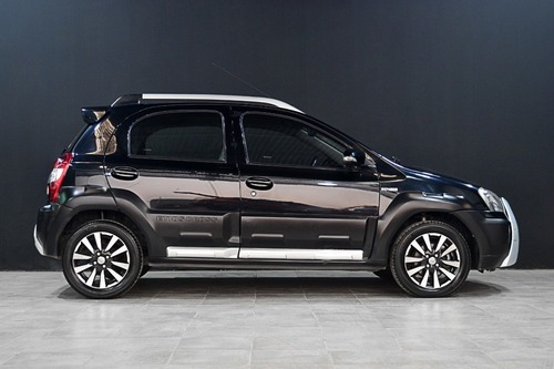 Imagen 9 de 15 de Toyota Etios Cross 1.5 Mt 2014