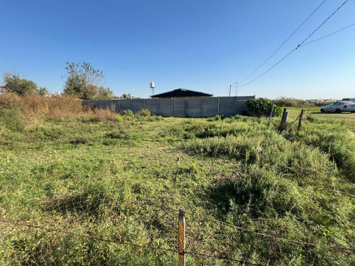 Se Vende Lote En Esquina De 334 M2, B° El Cruce