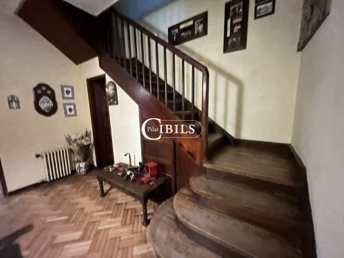 Muy Linda Casa En Venta En Pleno Pocitos Con 4 Dormitorios, Patio Y Parrillero