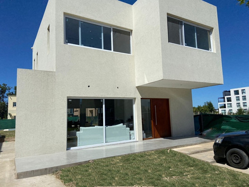 Imagen 2 de 12 de Casa En Venta Ubicado En Vila Marina, Zona Norte