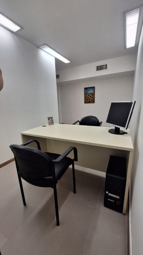 Alquiler De Espectacular Oficina En San Martin Centro. 140 M2