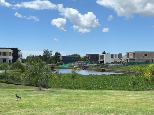 Terreno En  Barrio Nautico El Canal