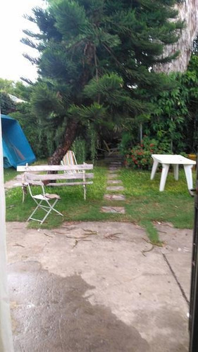 Sucre 137. Casa En Venta Dos Dormitorios Granadero Baigorria