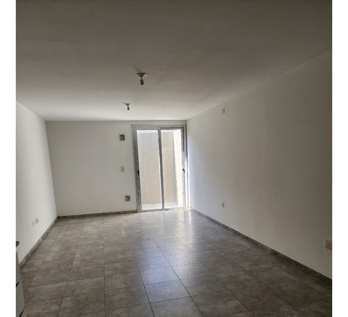 Vendo Departamento 1 Dormitorio Con Patio En B° Alta Córdoba