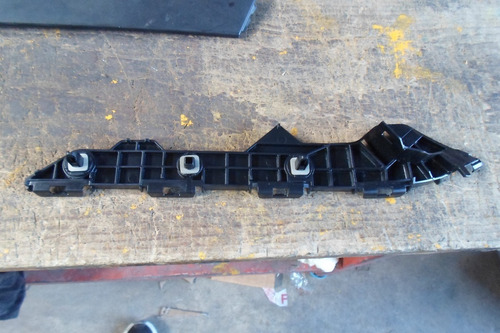 Guia De Fascia Trasera Derecha Toyota Corolla 29763