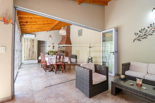Casa 7 Ambientes Con 2 Locales- San Andres