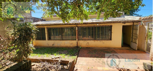 Se Vende Amplio Terreno Con Casa A Reciclar - Villa Sarita