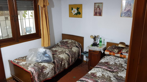 Imagen 9 de 10 de Impecable Chalet En Linda Zona De Boulogne !!