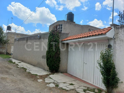 Casa Sola En Venta En La Colonia Capultitlán En Toluca