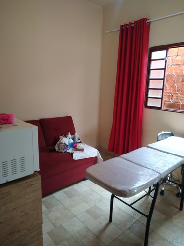Imóvel Com 3 Construções Em Nerópolis Go