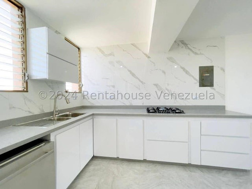 Apartamento En Alquiler En Zona Céntrica Cerca De La Clínica Lugo En Los Caobos 24-21286 Holder