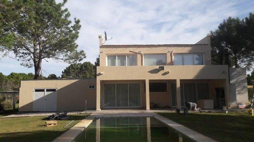 Casa De 5 Ambientes En Venta En La Herradura - Pinamar