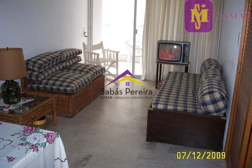 Apartamento 1 Dormitorio En La Península De Punta Del Este, Pleno Centro, Frente A Plaza De Los Artesanos!