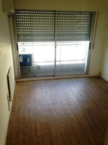 Imagen 8 de 20 de Apartamento Al Frente De 2 Dormitorios Con Cochera - Pocitos