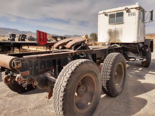 Imagen 5 de 9 de Tractocamion Kenworth Am General