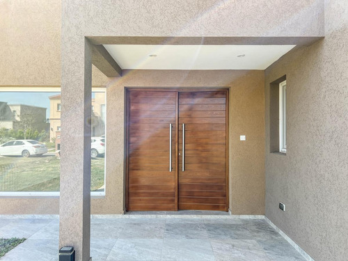 Imagen 3 de 28 de Casa En Alquiler - Barrio El Trébol - Haras De Santa María Escobar