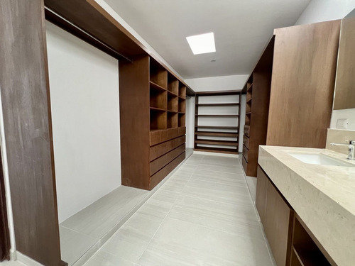 Casa En Venta En Merida, Privada El Origen, Mod 659 Con Alberca