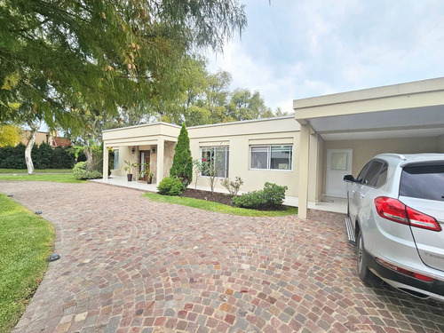 Venta Casa 6 Ambientes La Cesarina Pileta Climatiz